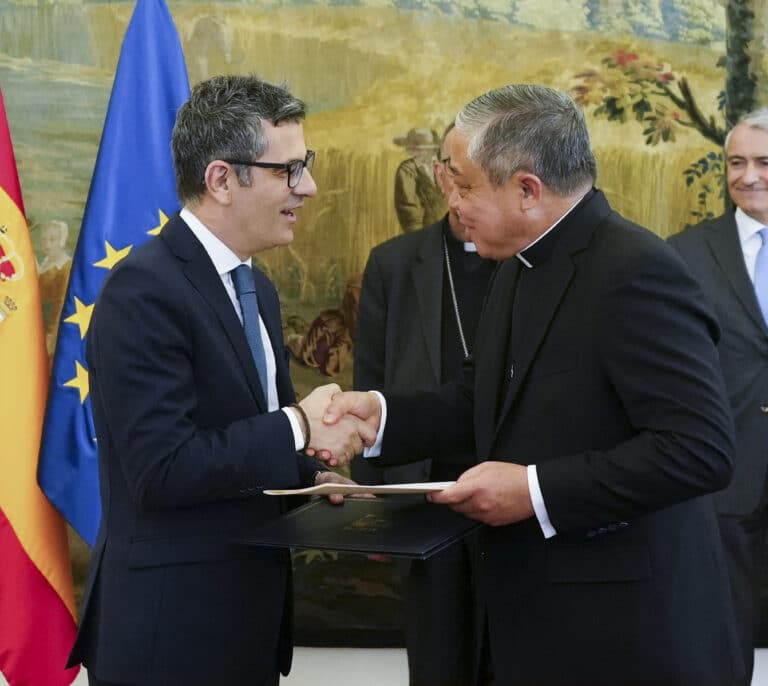 El Gobierno acuerda con la Iglesia el pago de dos impuestos de los que estaba exenta