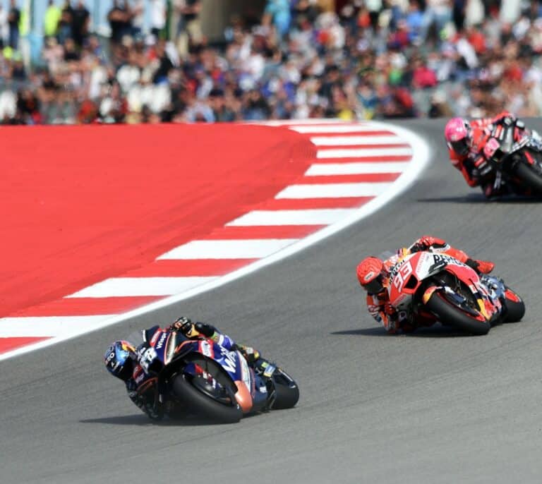 El brutal choque entre Marc Márquez y Miguel Oliveira en la primera carrera de la temporada de Moto GP