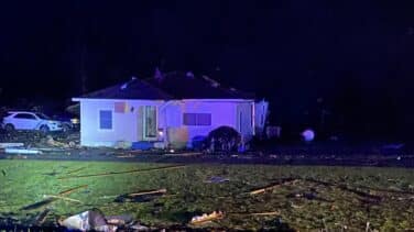 Al menos 23 personas han muerto tras el paso de un tornado en Misisipi