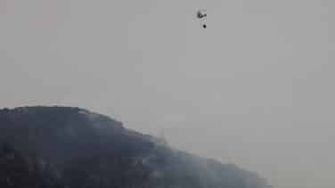 Autorizan el regreso a sus casas de los 70 desalojados tras estabilizar el incendio de Tarifa