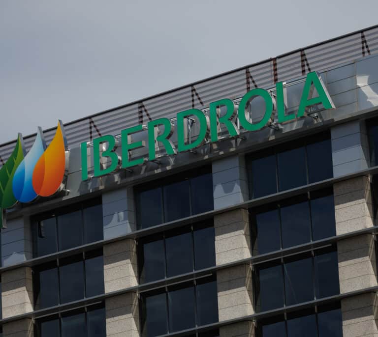 Iberdrola dispara beneficio un 64% a junio y apunta a ganancias récord en 2024