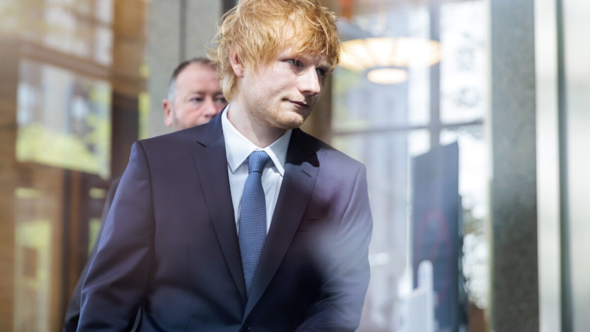 El músico Ed Sheeran llega a un tribunal federal para asistir a su juicio por infracción de derechos de autor en Nueva York, Nueva York, EE.UU.
