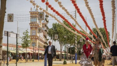 Evacuan a veinte personas atrapadas en una atracción de la Feria de Abril de Sevilla