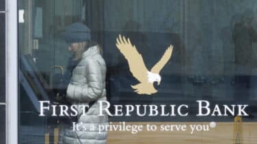 El First Republic Bank se hunde en Wall Street tras la caída de depósitos