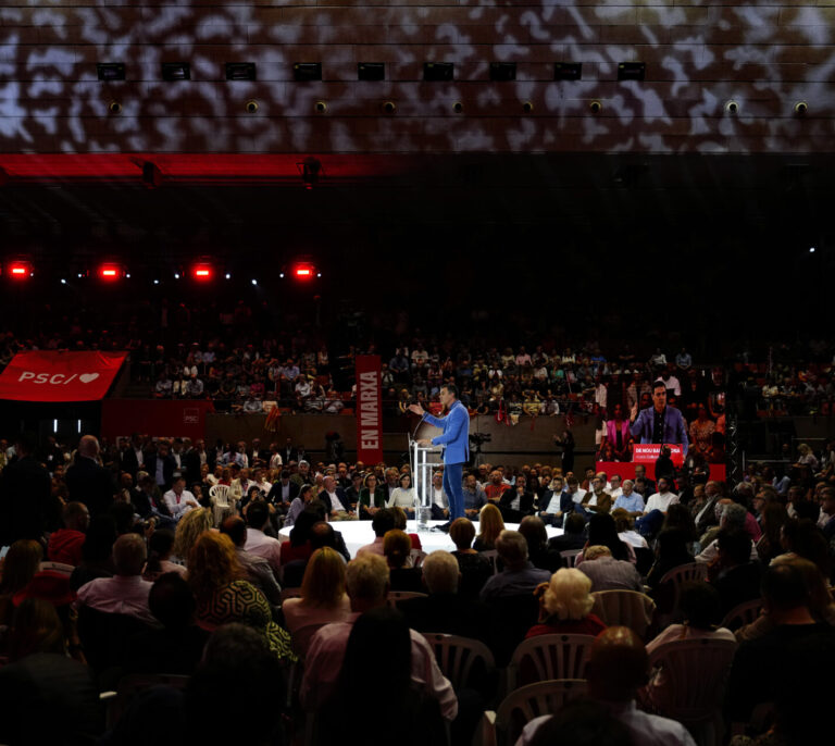 El PSOE llega al 28-M con el alma en vilo tras una campaña turbulenta y adversa