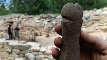 El extraño falo de piedra hallado en un yacimiento medieval gallego: "No es un consolador"