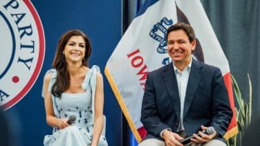 Los DeSantis, una pareja ultraconservadora para frenar a Trump