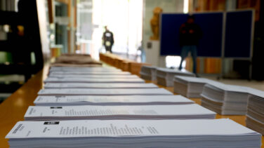 Abren los colegios electorales en doce comunidades autónomas y más de 8.000 municipios