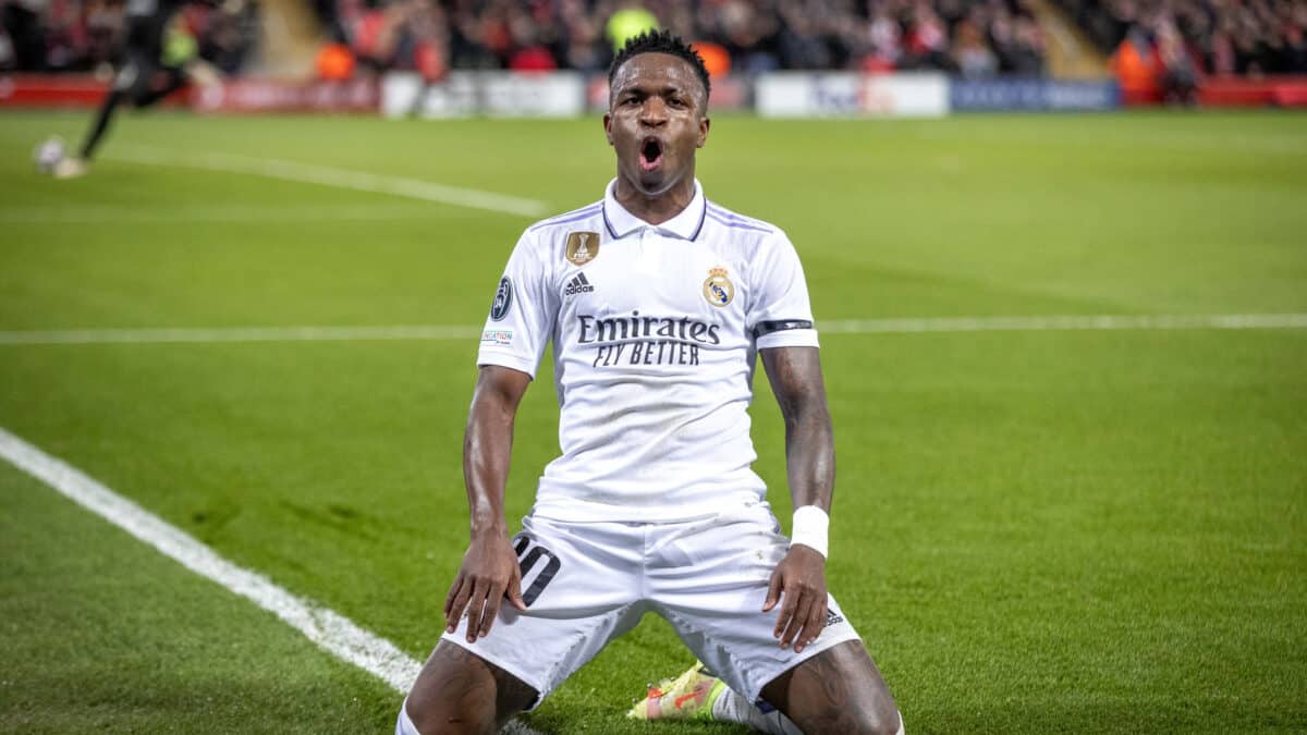 Vinicius Jr celebra un gol al Liverpool en la Champions League