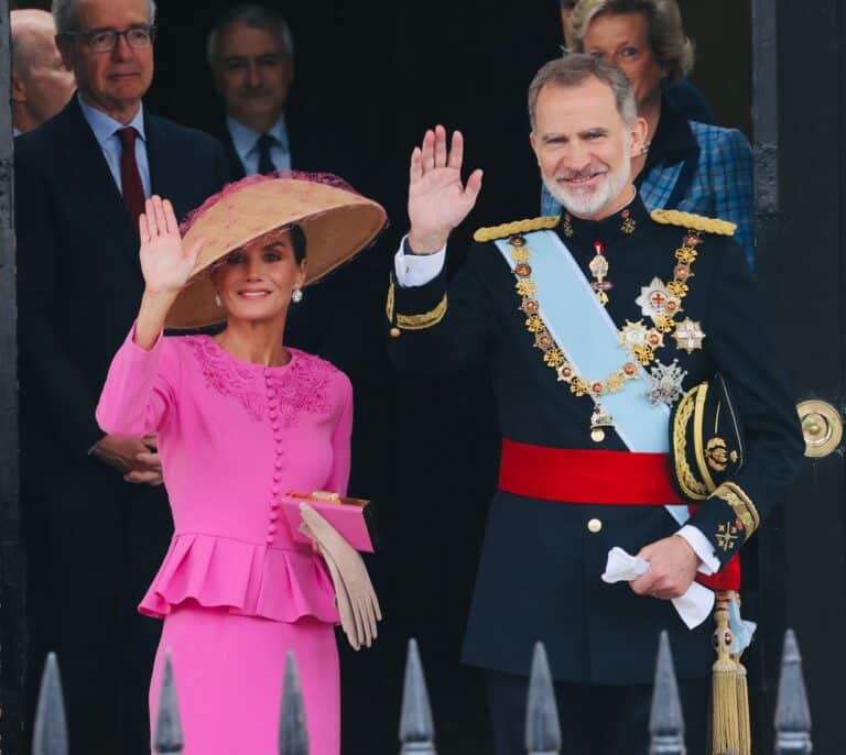 Los reyes Felipe y Letizia se unen a los líderes internacionales en una coronación llena de estrellas