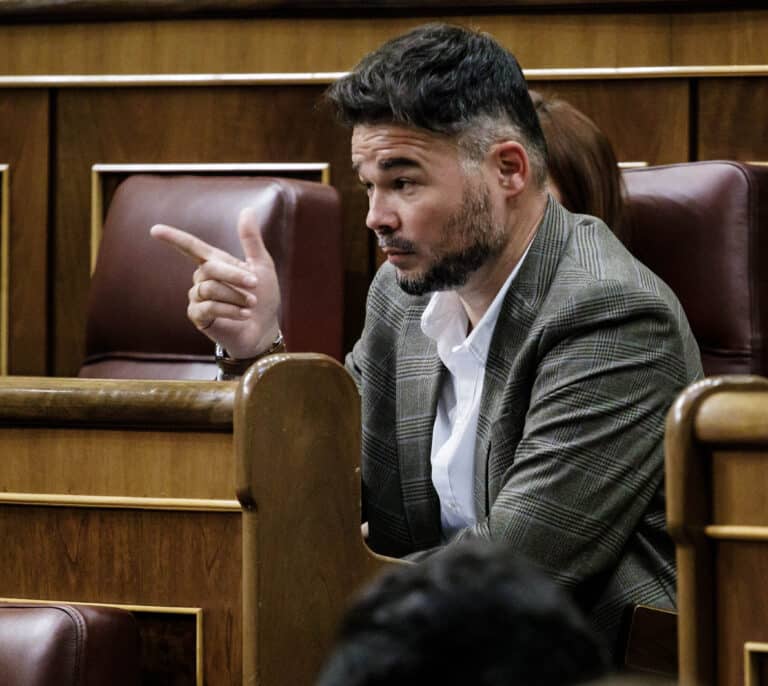 Qué implica que Sánchez ofrezca a ERC o Junts un grupo propio en el Congreso