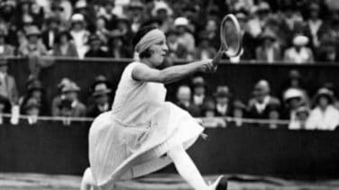 Suzanne Lenglen, la 'diva' de la pista que revolucionó el tenis (y la moda)