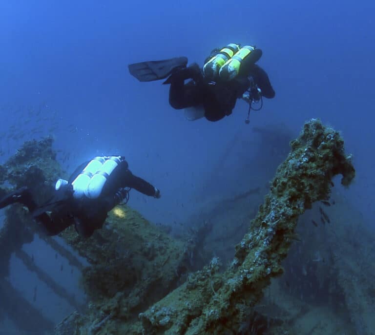 El cementerio de barcos y aviones de las Guerras Mundiales plagado de "leyendas" en Tarragona