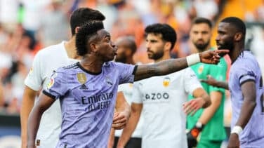 El Valencia CF abre un expediente para expulsar a los dos aficionados que insultaron a Vinicius