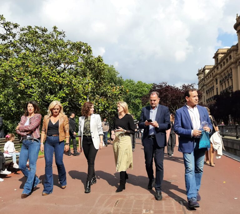 Ayuso insta al Congreso y al Supremo a pronunciarse sobre Bildu, "si no, nos arrepentiremos"