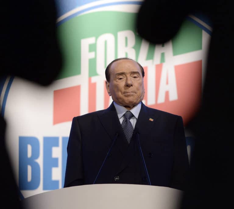 Berlusconi: un papel limitado y negativo en la autobiografía de Italia