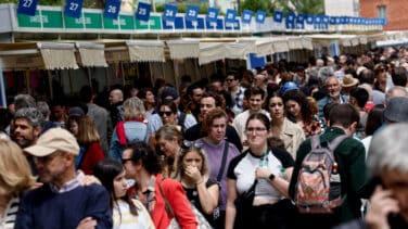 La Feria del Libro de Madrid cerrará este martes por la tarde por alerta naranja meteorológica