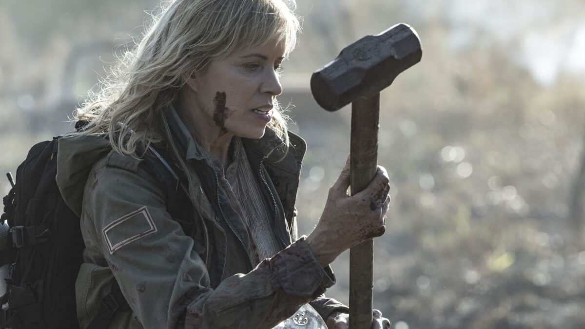 Kim Dickens como Madison Clark en el episodio 6 de la temporada 8 de 'Fear The Walking Dead'
