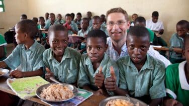 Alimentar a un niño por 22 euros al año: la hazaña de premio de la ONG Mary's Meals