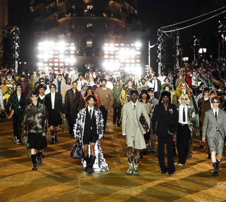 El Pont Neuf, pasarela de excepción para el apoteósico debut de Pharrell en Louis Vuitton