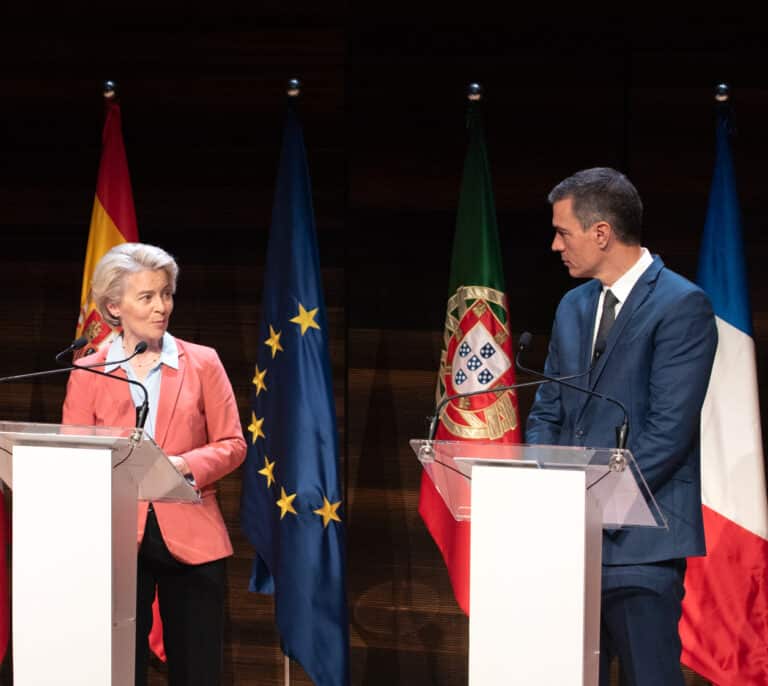 Von der Leyen y Pedro Sánchez adelantan la visita del Colegio de Comisarios a Madrid para evitar inicio de campaña