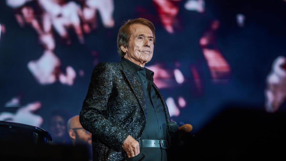 Raphael cancela su segundo concierto en Jerez por culpa de un resfriado
