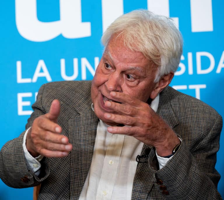 Felipe González aboga por dejar gobernar a la lista más votada "cuando no haya otra opción"