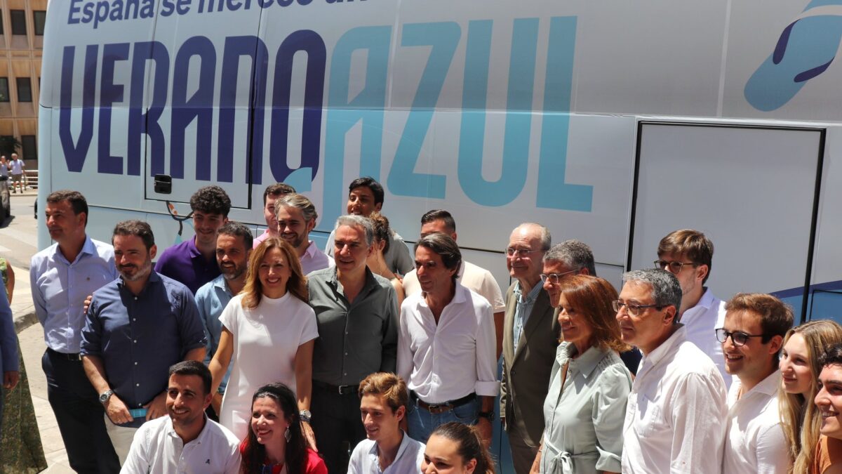 Aznar, junto a otros dirigentes del PP en Málaga.