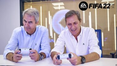 Manolo Lama y Paco González dejarán de ser la voz del videojuego de fútbol de EA Sports después de 25 años
