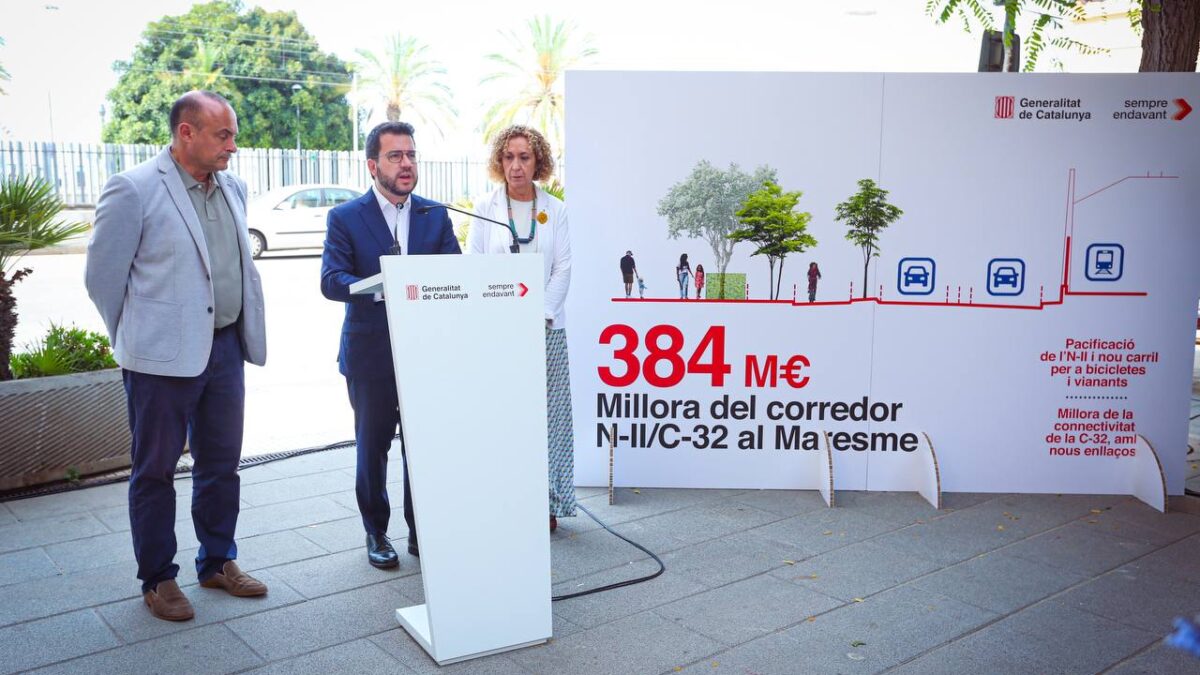 PSOE y ERC hacen campaña a golpe del talonario del Gobierno en Cataluña: más de mil millones en dos semanas