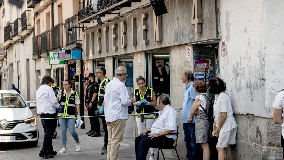 La Policía detiene al autor del asesinato de una mujer en una tienda de Tirso de Molina