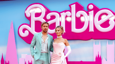 'Barbie' lidera el duelo con 'Oppenheimer' en un fin de semana de récord para los cines