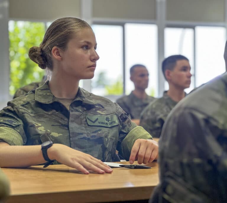 Casa Real difunde la primera foto de la princesa Leonor como militar