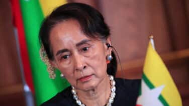 La Junta Militar birmana indulta a la opositora Aung San Suu Kyi parcialmente