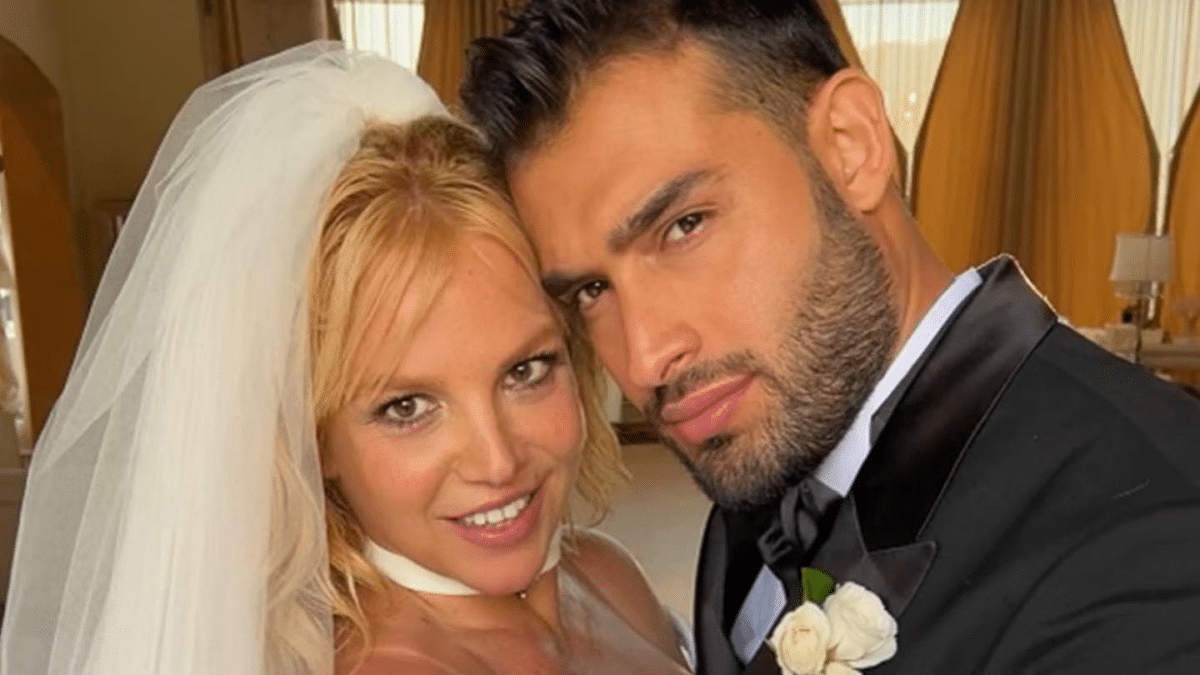 Britney Spears y Sam Asghari en el día de su boda