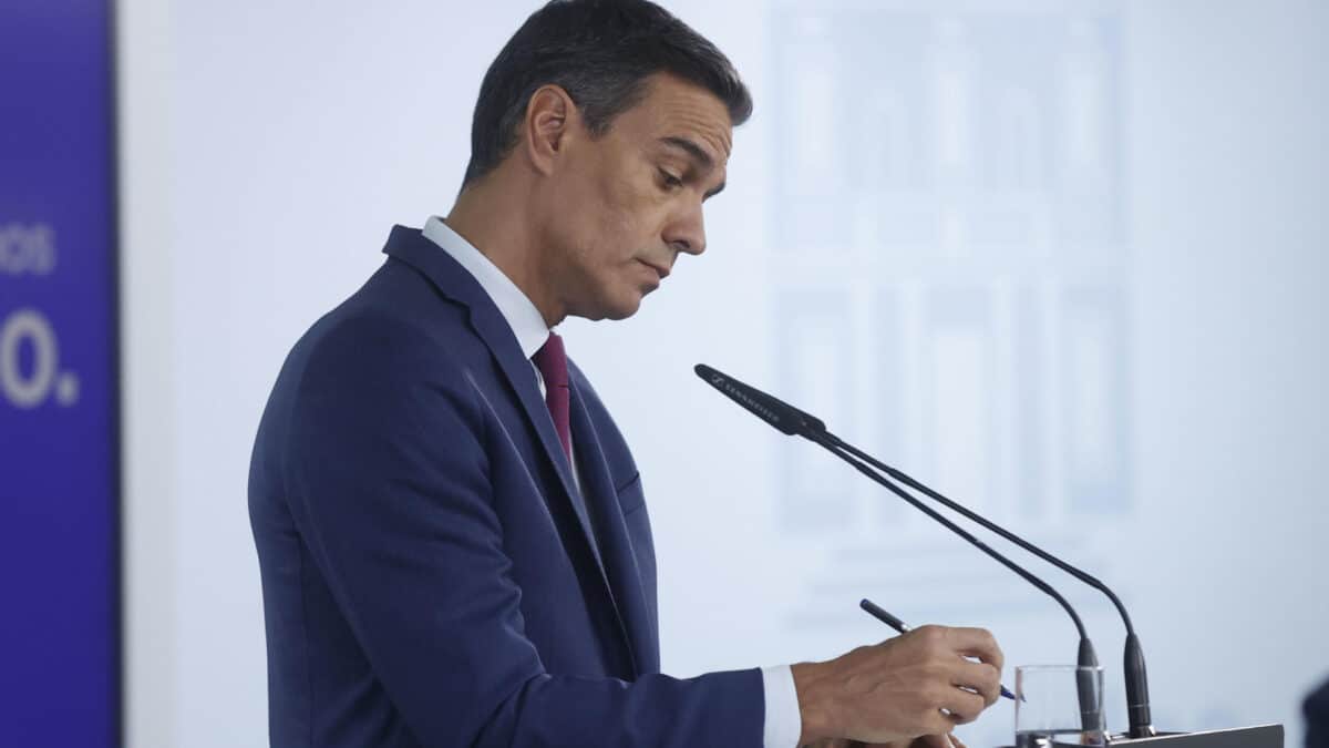 El presidente del Gobierno en funciones y líder del PSOE, Pedro Sánchez, ofrece una rueda de prensa en el Palacio de la Moncloa