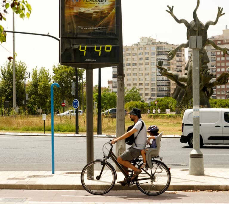 El aeropuerto de Valencia rompe el récord de julio de 1986 y registra la temperatura más alta de su historia