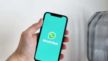 WhatsApp ya permite compartir pantalla durante una videollamada