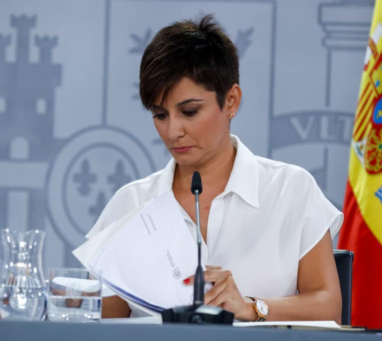 El Gobierno se dice "en las antípodas de Puigdemont" y llama a la "tranquilidad": Sánchez respetará la Constitución