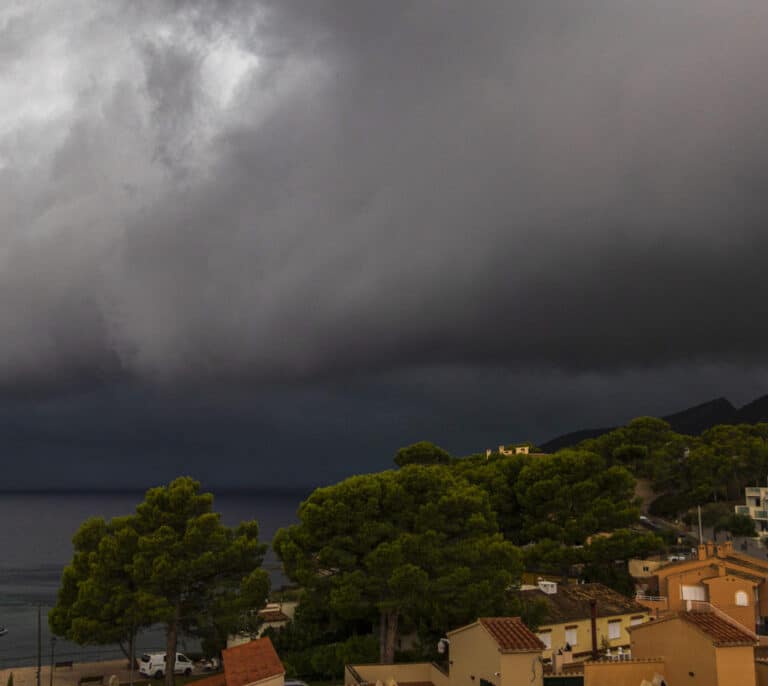 Suspendidos los vuelos entre Mallorca y Santander por la "meteorología adversa"