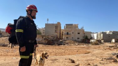 Los bomberos españoles desplegados en Libia regresan a casa sin hallar supervivientes