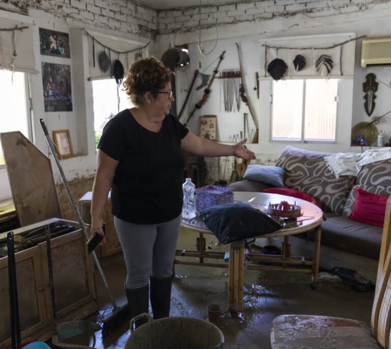 Chalet con piscina en terreno inundable: el sueño de toda una vida que se llevó la DANA