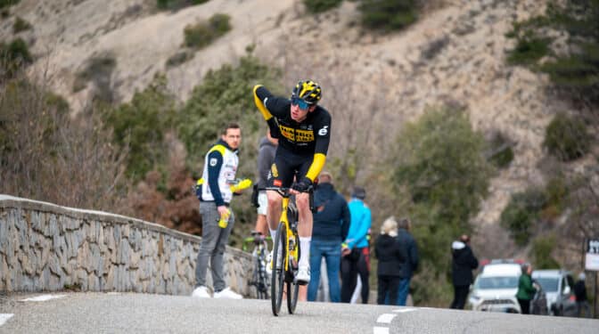 El ciclista Nathan van Hooydonck en estado crítico tras un accidente de tráfico