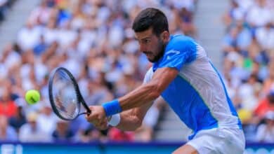 Novak Djokovic hace historia: supera el récord de Roger Federer en partidos individuales en el Abierto de Australia