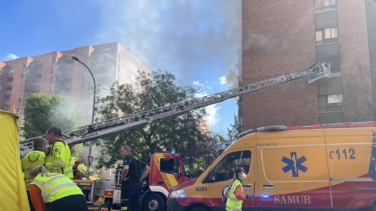 Dos muertos por el incendio de un edificio en Vallecas (Madrid)