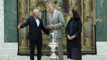 Felipe VI recibe a Collboni, Griffiths y Gran Dalton en su visita a Barcelona