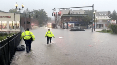 Nueva York, en estado de emergencia por inundaciones: calles, metros, autobuses y vuelos afectados