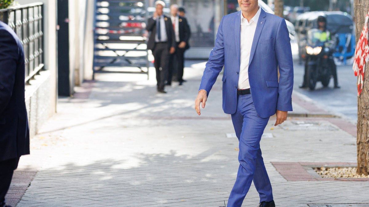 El secretario general del PSOE y presidente del Gobierno en funciones, Pedro Sánchez, a su llegada a la clausura de las Jornadas del Grupo S&amp