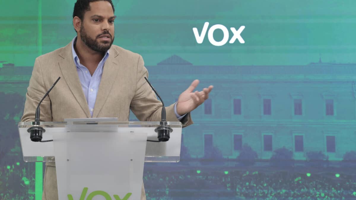 Vox pide al PP combatir el secesionismo y "dejar de mirarse el obligo" con actos de partido