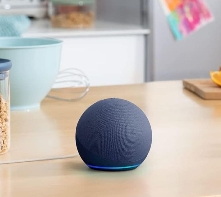 Aprovecha los Amazon Prime Days 2023 para pasarte a la domótica con este altavoz inteligente Echo Dot ¡que cuesta menos de 26 euros!